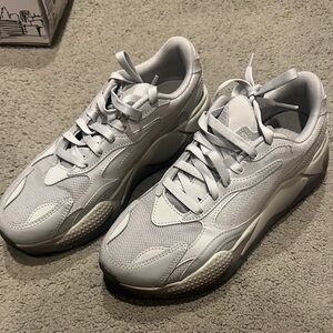 Women’s Gray Puma Sneakers